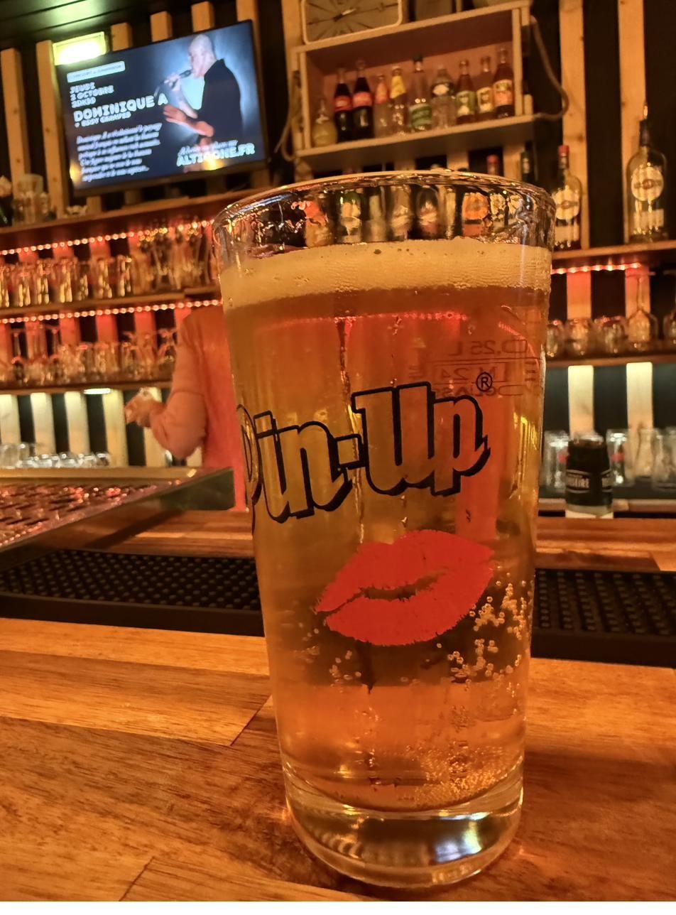 Verre Pin-Up